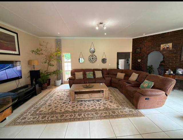 FARM FOR SALE IN CHARTWELL